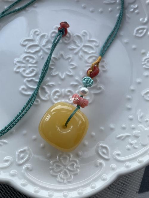 蜜蜡藏扣_蜜蜡_时尚_配饰