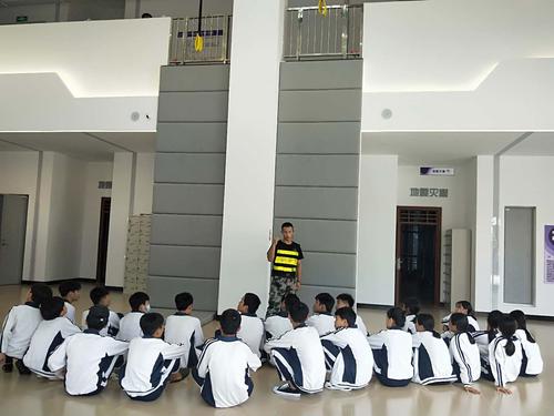 2020年儋州市中小学生安全应急综合演练基地迎来儋州市西庆中学进行
