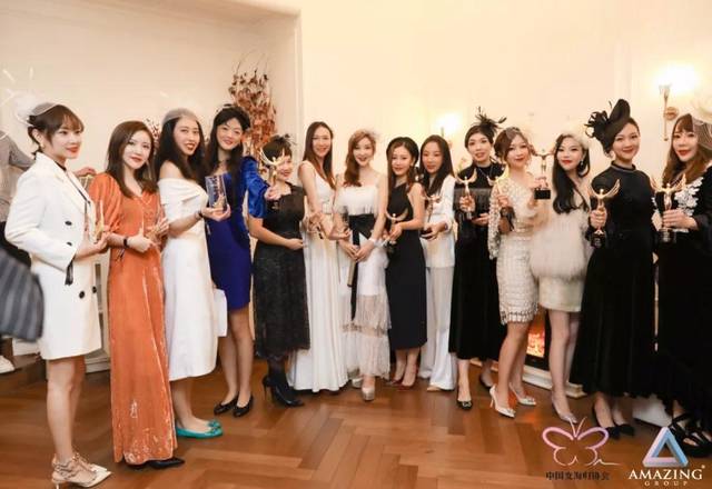 "美人由皮及骨"|程成受邀点评法式圣诞派对主角着装
