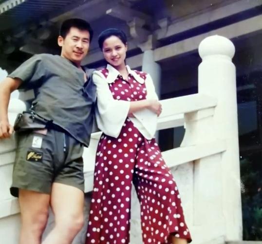 著名演员马诗红牵手于莉红:两本日记见证初恋,盼望宝宝的到来