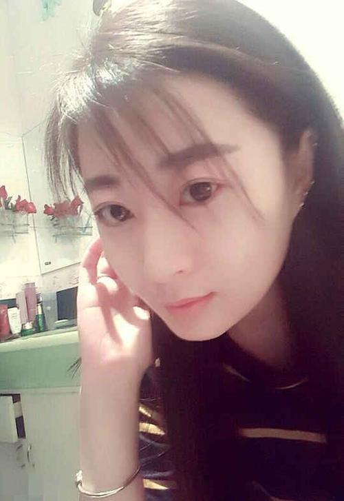 女生为什么那么喜欢自拍晒到朋友圈