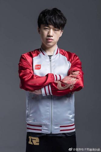 我the rang的颜值与王俊凯贼像,the rang就是"电竞王俊凯"本人了.