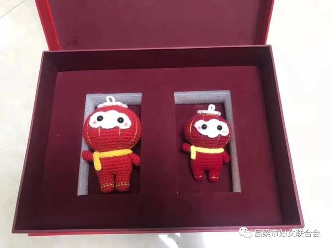 钩编版"冰墩墩"祝贺北京冬奥会圆满闭幕!
