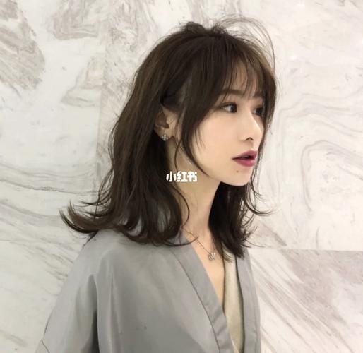 法式刘海_法式刘海_穿搭_发型_刘海_时尚_发型