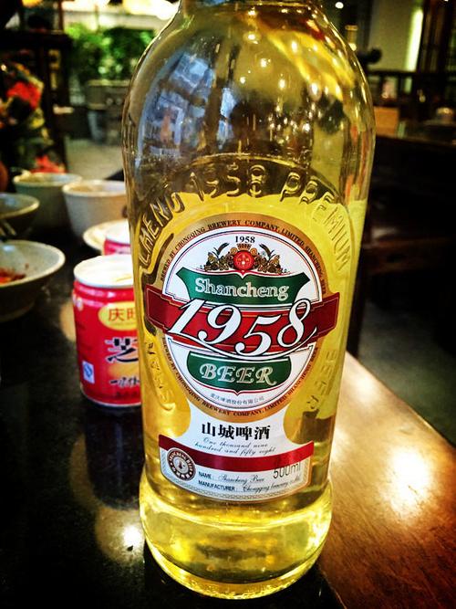 重庆啤酒,有点儿淡