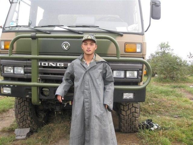网友怀念当兵岁月 争晒从军照片