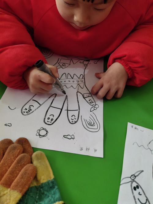 手指画:五个兄弟是一家