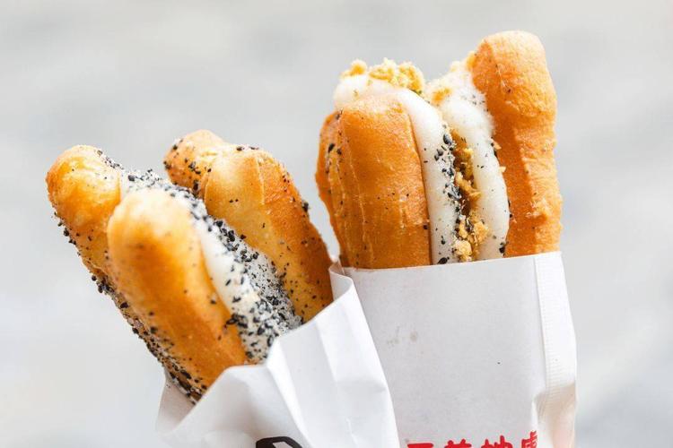 抖音爆火的油条包麻糍就在春熙路