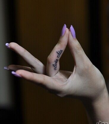 类别:手指纹身图案 标签: 手指纹身图案