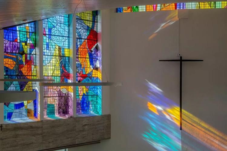 【门窗展】彩色夹胶玻璃惊艳到没朋友,居然还会变色!