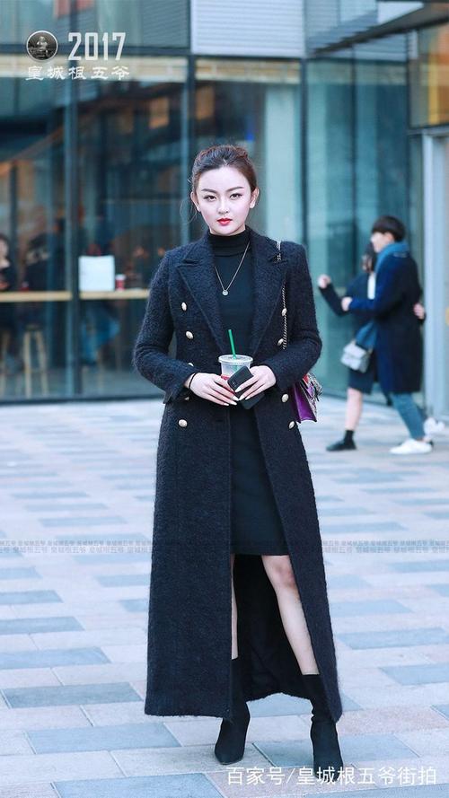 三里屯美女街拍:中国时尚之都北京拥有最时尚的潮流资讯