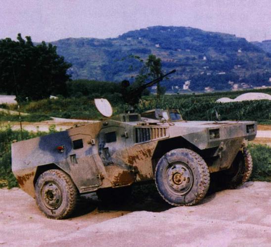 中国ql550轻型轮式装甲车(兵器知识)