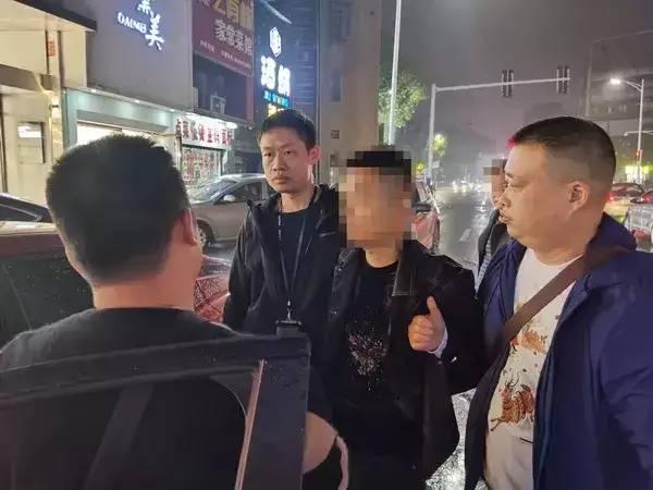 湘阴警方破获系列盗窃车内财物案抓获犯罪嫌疑人1名