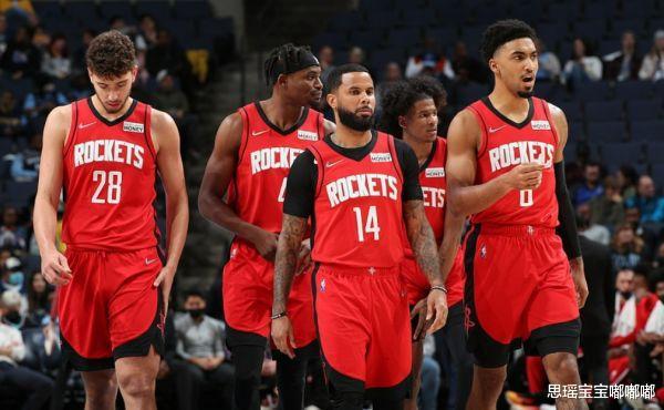 火箭憾负尼克斯!兰德尔压制伍德!格林