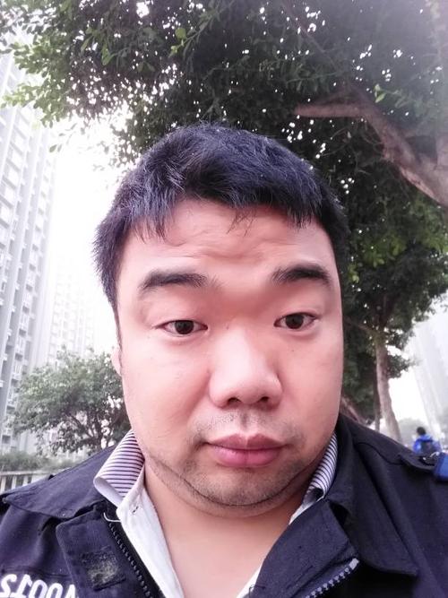 我这个难看的大胖子到底该不该去参加粉丝见面会?