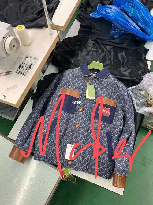 鹿晗上身的2021古驰gucci牛仔夹克_古驰怎么样_牛仔夹克_gucci_时尚
