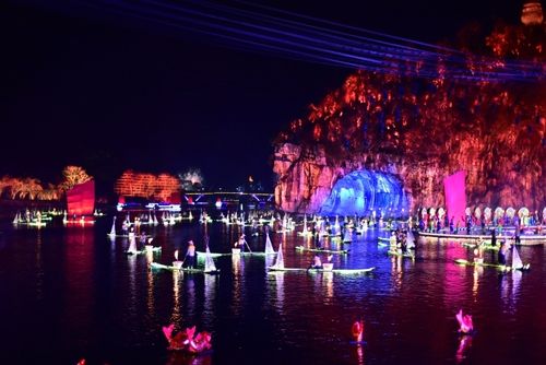 桂林夜游两江四湖又添两新景 可观赏春晚竹筏渔火秀