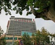 【2图】滕州步行街新兴商务大厦精装写字楼出租810出租,滕州龙泉龙泉