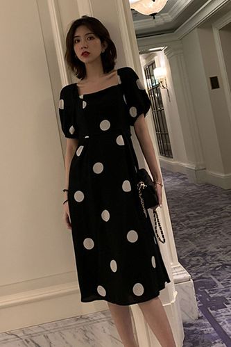 高腰气质连衣裙女2019夏季露背收腰复古雪纺方领波点连衣裙子