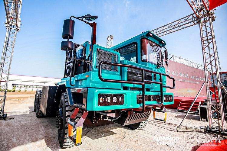 swk105e电动矿用宽体自卸车新品下线