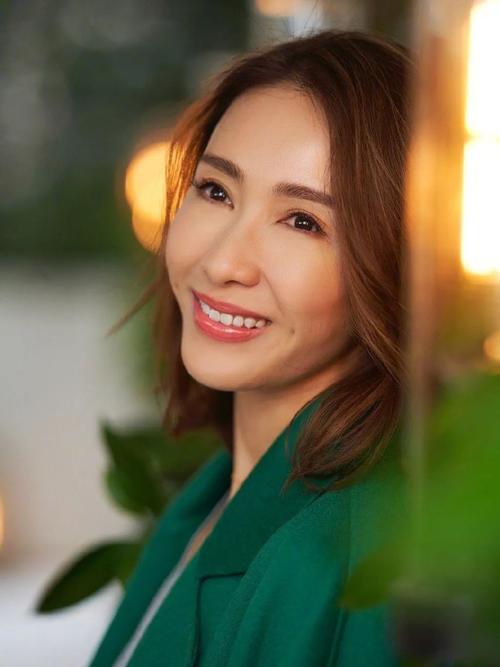 50岁李嘉欣vs49岁黎姿港星中的颜值巅峰到底是谁