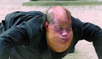 火云邪神 (梁小龙 )绝技:蛤蟆功.