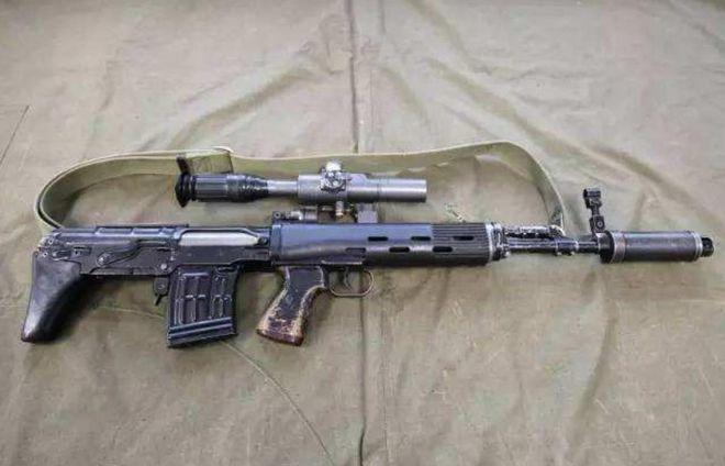 svu战术步枪也叫做suv狙击步枪,在上世纪90年代中期,根据特种作战而