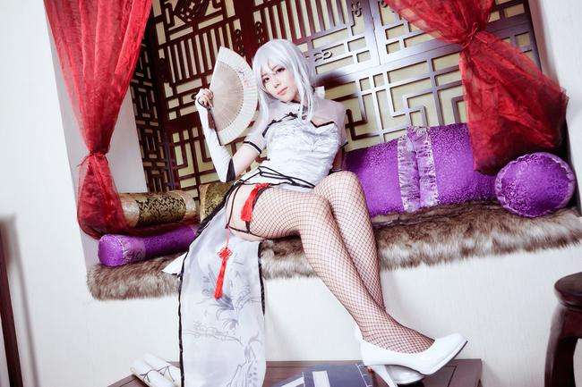 向长腿势力低头! 洛天依金丝雀旗袍cos美图推荐