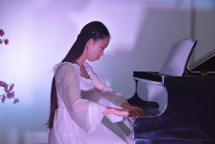 《土耳其进行曲》 《绒花》演唱:曹润通   钢琴伴奏:毛歌 韩萌萌