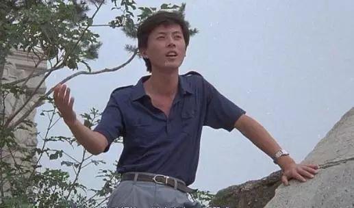 两人同演《鼠胆龙威》走红,今一人因受伤息影,他却在拍戏时去世