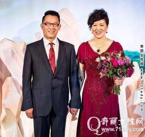 郎平现任老公王育成年龄多大 王育成简历系鉴宝专家