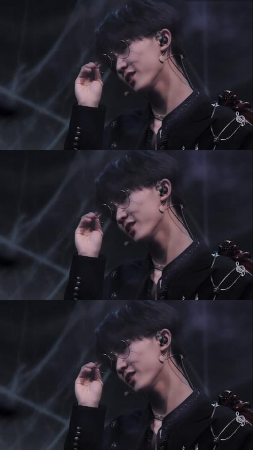 马嘉祺《血爱》舞台壁纸