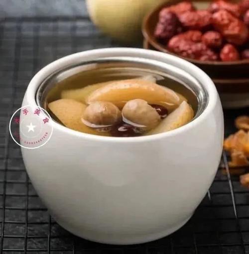 雪梨无花果炖瘦肉汤.