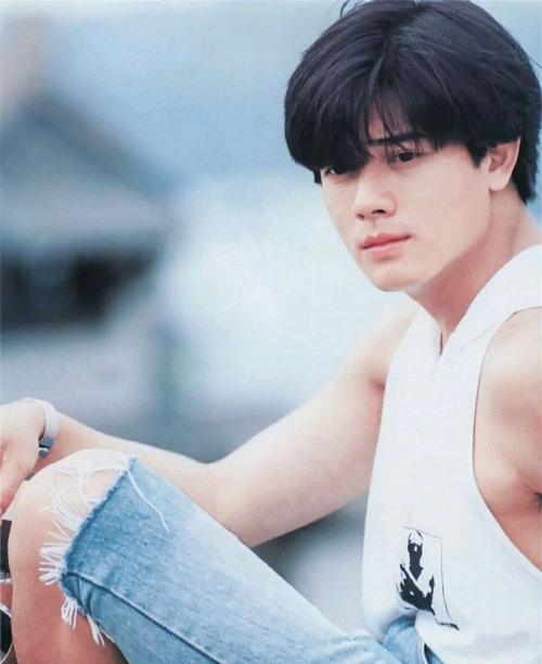 > 郭富城英俊潇洒旧照写真图片(6/8)