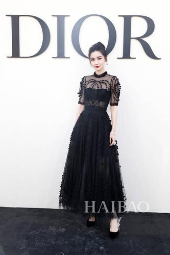 杨颖 (angelababy) 现身2019春夏巴黎时装周迪奥 (dior) 秀场