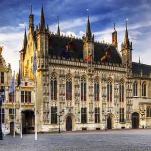 供奉着耶稣圣血,布鲁日的信仰圣地 绘有比利时"国民偶像"丁丁的城市