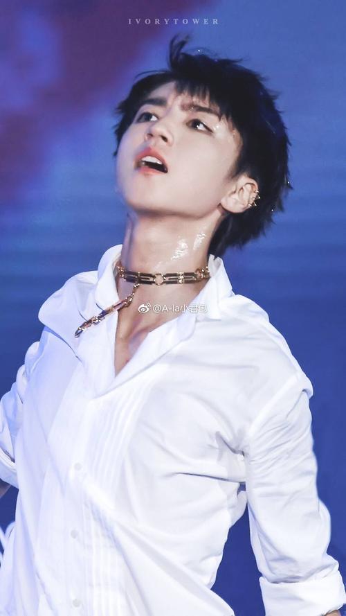 王俊凯这几张可以说是很撩了