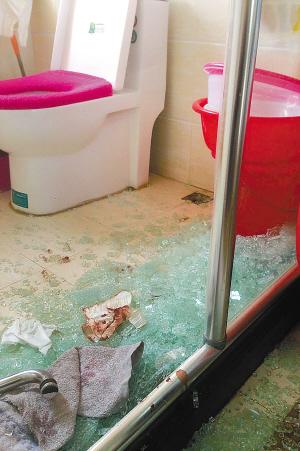 波斯顿淋浴房徐州总代理:钢化玻璃有千分之三自爆率,哪怕是造成成