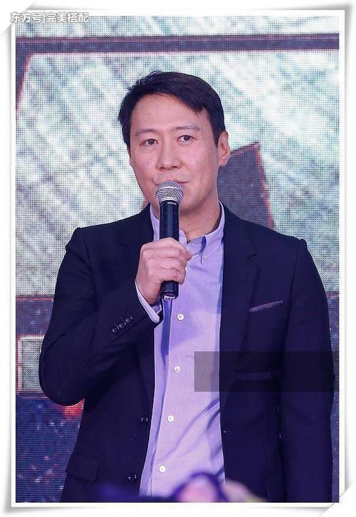 黎明年轻西装照2