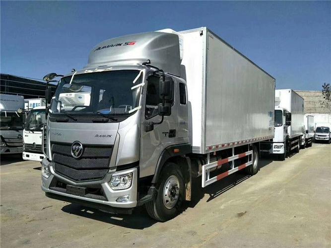 福田新款7米6厢体肉钩冷藏车价格配置