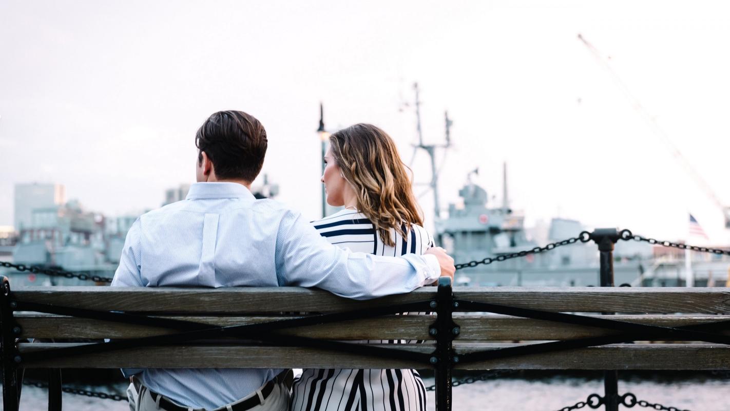 甜美情侣背影唯美高清桌面壁纸