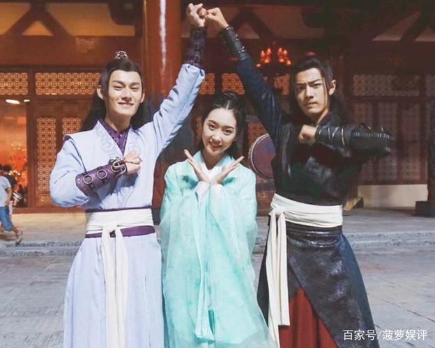 宣璐在静室做莲藕排骨汤,被问是不是给肖战时,她的回答让人泪目