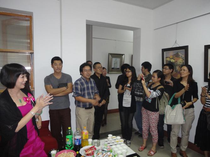 中法文化交流艺术之旅:济南大学美术学院油画展