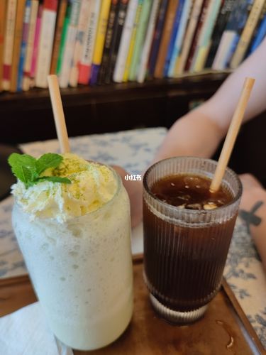 奶茶都超好喝,推荐抹茶星冰乐呀～店里有四层楼诶～每一次都被美女