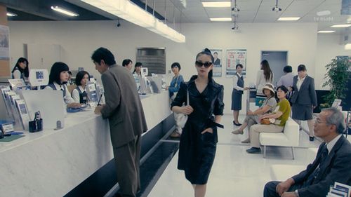 《黑色皮革手册》:在男权社会,"恶女"如何生存