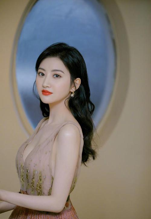 原创张继科换头像惹争议被疑与景甜低调分手二人均无回应