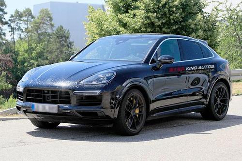 《保时捷 卡宴 coupé》原型车前进纽柏林 大面积升降尾翼