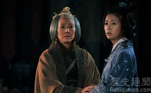 孙尚香是吴国太和孙坚所生的女儿.现在