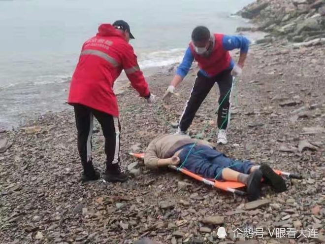 急寻家属大连小平岛附近打捞起一男子遗体
