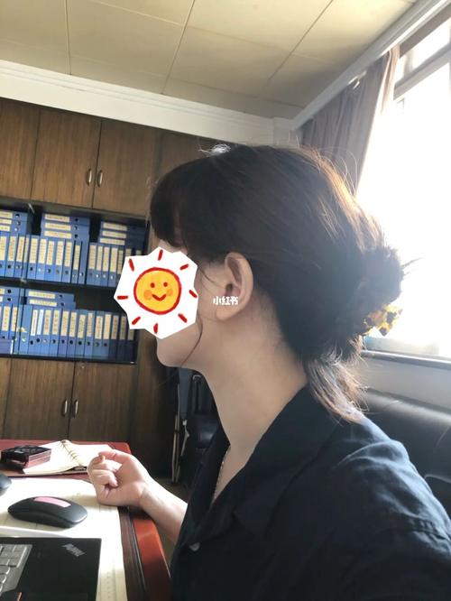 短发也能拥有鲨鱼夹_短发_鲨鱼夹_时尚_发型